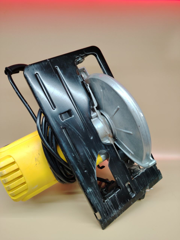 Циркулярная пила Stanley GS 16