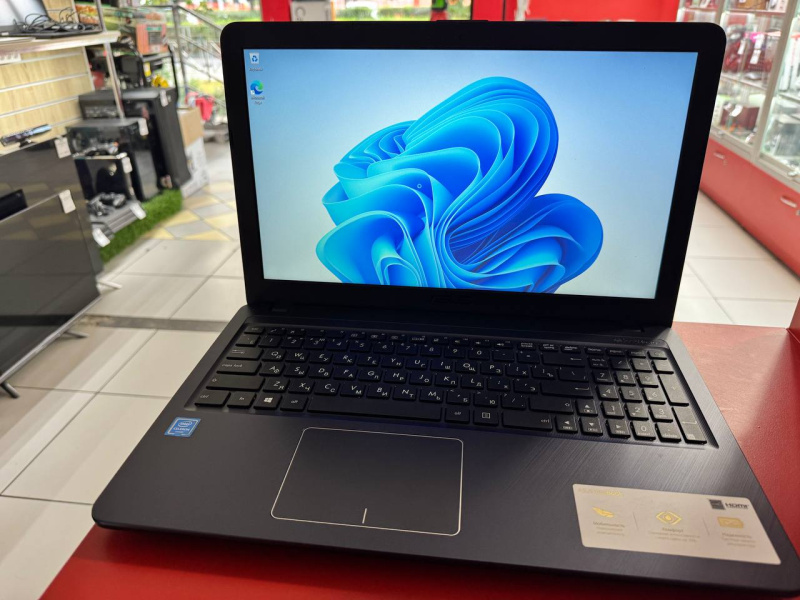 Ноутбук ASUS d543m